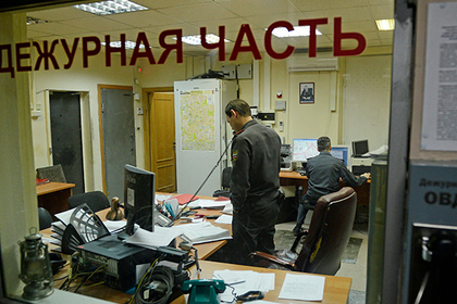 Пьяные супруги избили и покусали полицейских за отказ подвезти до дома