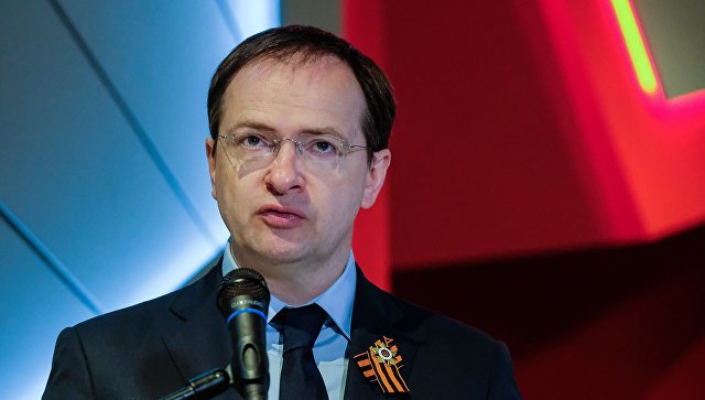 Мединский отказался от гонорара за спектакль по его роману «Стена»