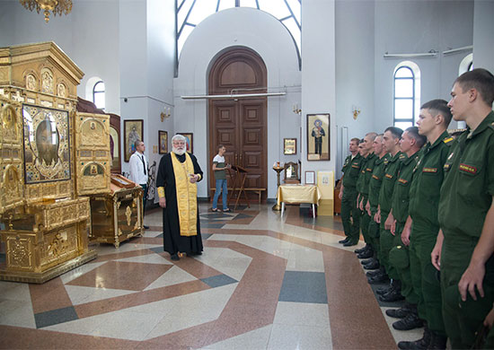 Военнослужащие подразделения связи ЮВО поклонились Иконе «Спас Нерукотворный» в Волгограде