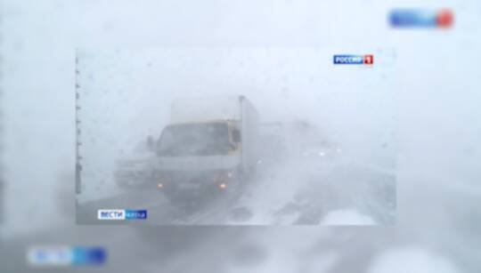 Из-за сильной метели в Алтайском крае закрыто движение на 19 участках трасс