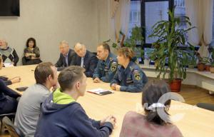 Специалисты МЧС провели занятие по учебной эвакуации в Смоленском Центре по гидрометеорологии и мониторингу окружающей среды