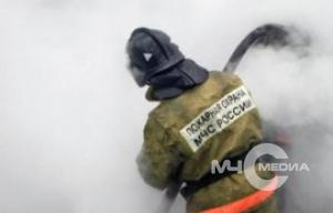 В смоленской деревне Савино ликвидировано возгорание под капотом легкового автомобиля