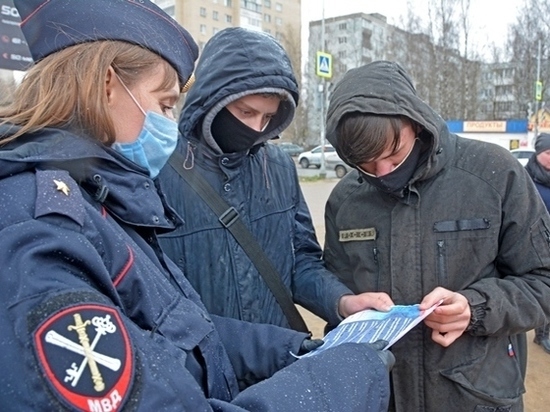 Полицейские сегодня проводят «коронавирусный» ликбез для смолян