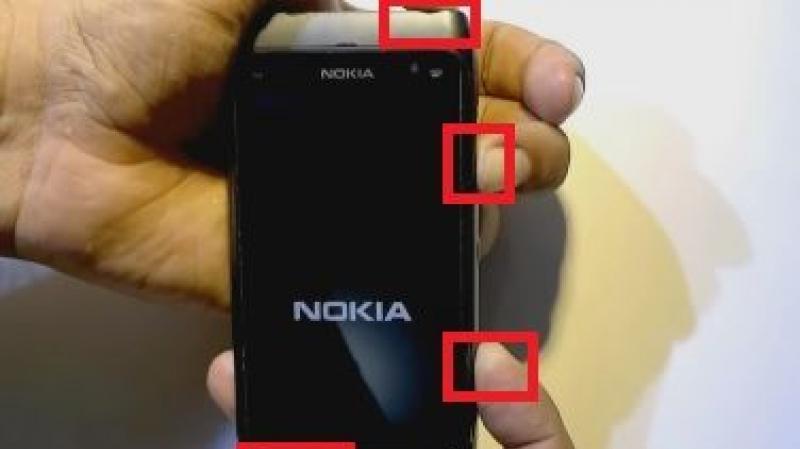 Не включается старый телефон. Nokia 8.3 Buzzer. Разблокировка телефона. Кнопка сброса на телефоне. Кнопка reset на смартфоне.